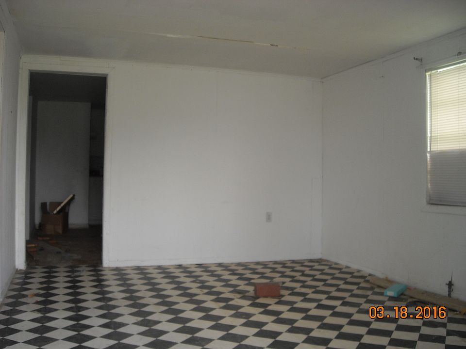 2nd image of 1024 Iowa St