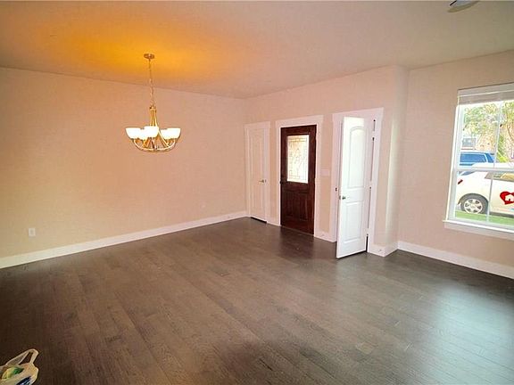 2nd image of 209 Lily Ln