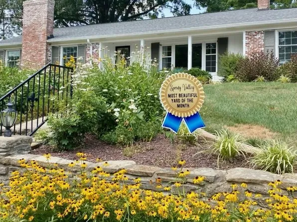 3301 Springcrest Dr, Spring Valley, KY 40241