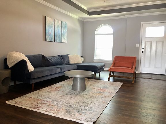3rd image of 55 Carmene Ct W