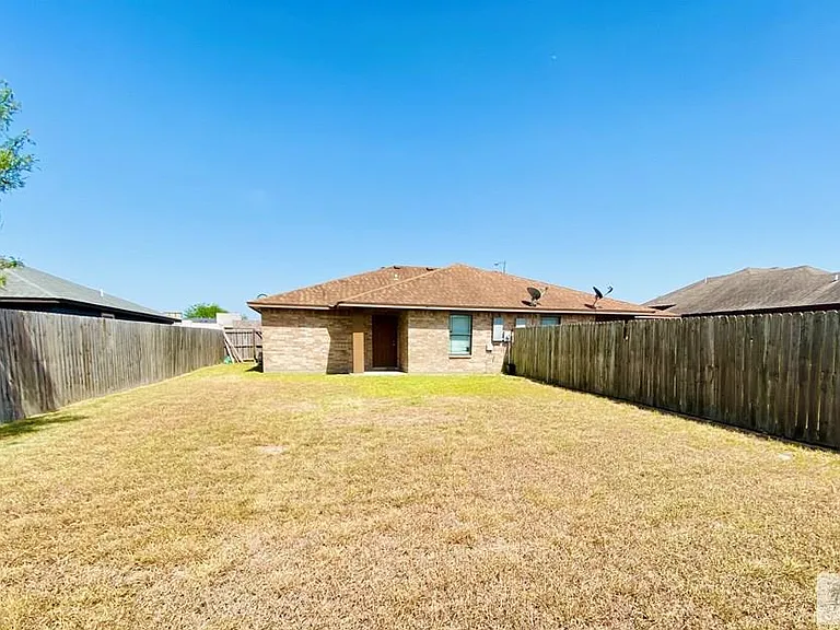 6621 Garden Woods Ave #B — Photo 15