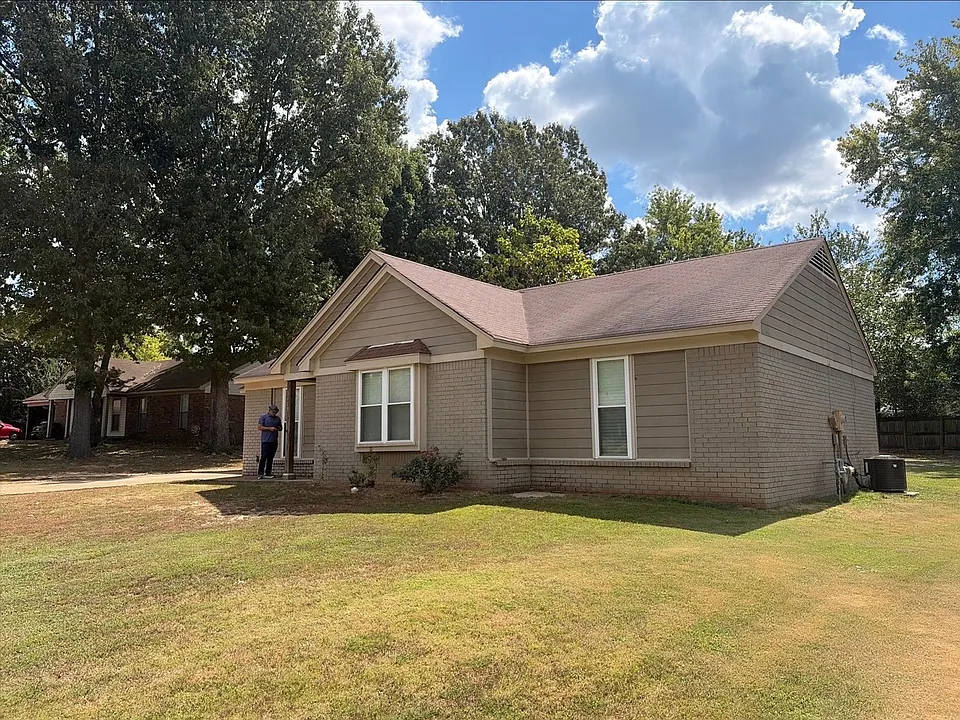 3435 Lakehurst Cv