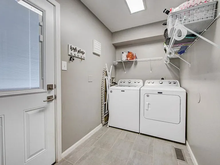 8200 Gallaher Station Dr — Photo 20