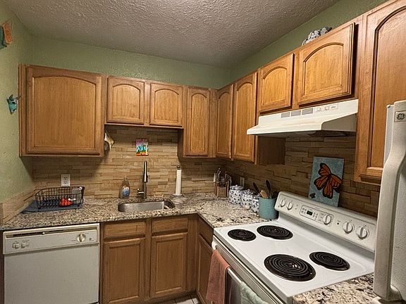 5th image of 1130 N Pennsylvania St APT 204
