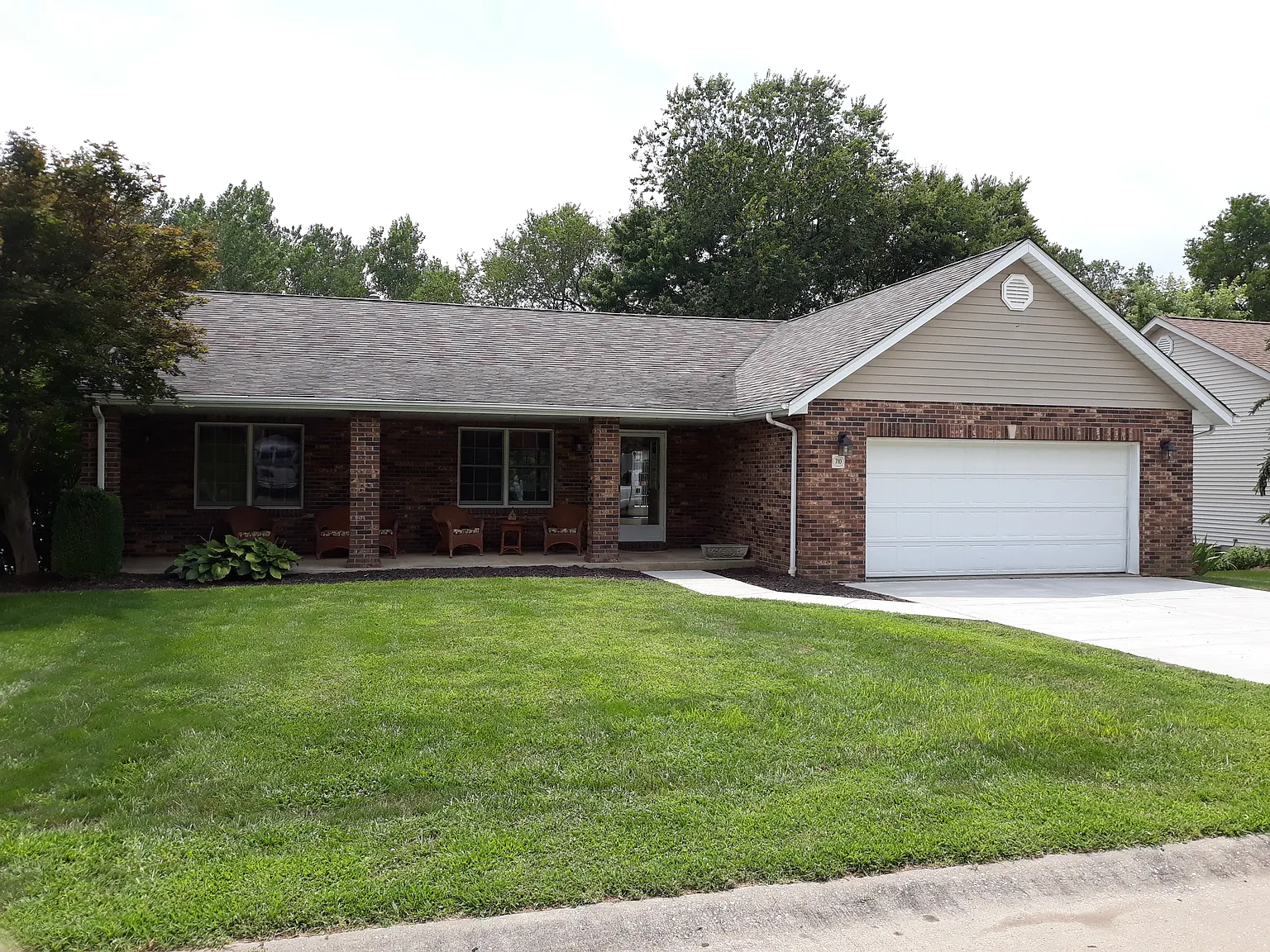 710 E Wood photo 1