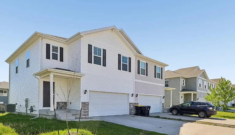 289 NW Charlestown Ln #1 — Photo 2