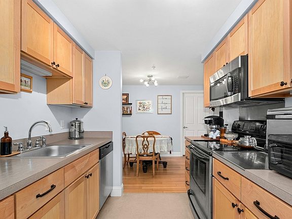 5th image of 23 Creighton St #2
