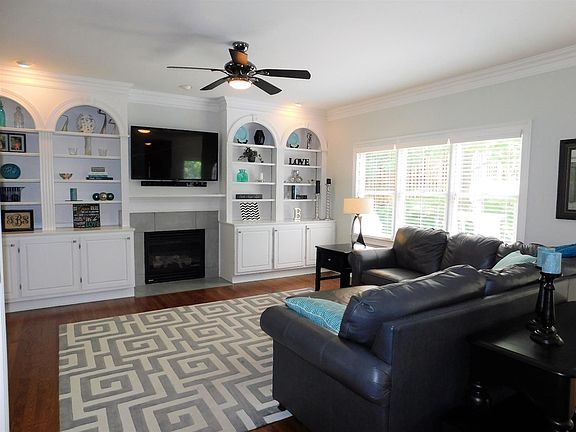 4th image of 500 Lake Valley Dr