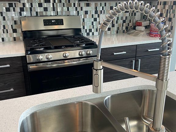 4th image of 4434 Levante Dr