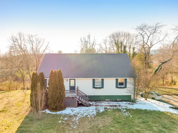 998 W 12th St, Chickamauga, GA 30707