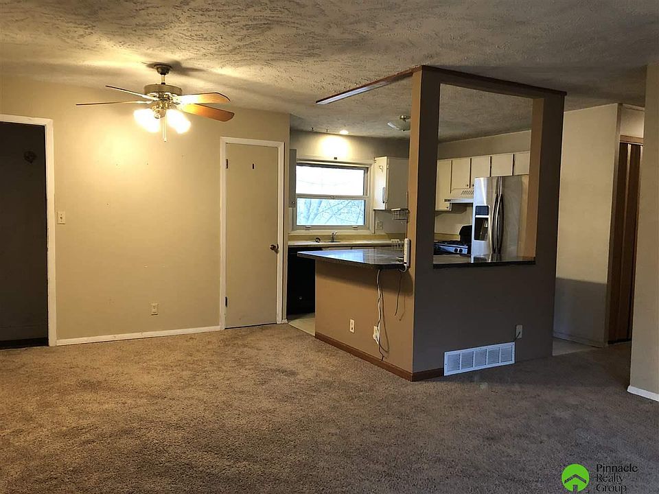 1st image of 5247 Goldenrod Cir