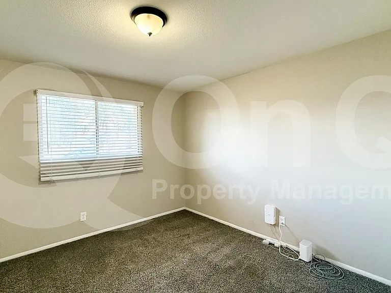 1275 E Loma Vista Dr — Photo 15