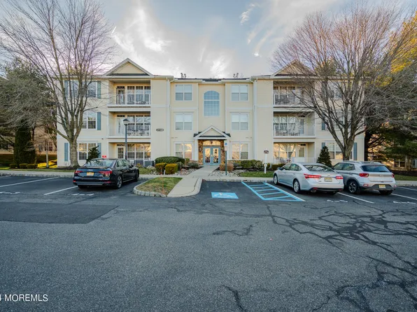 668 Saint Andrews Place, Manalapan, NJ 07726