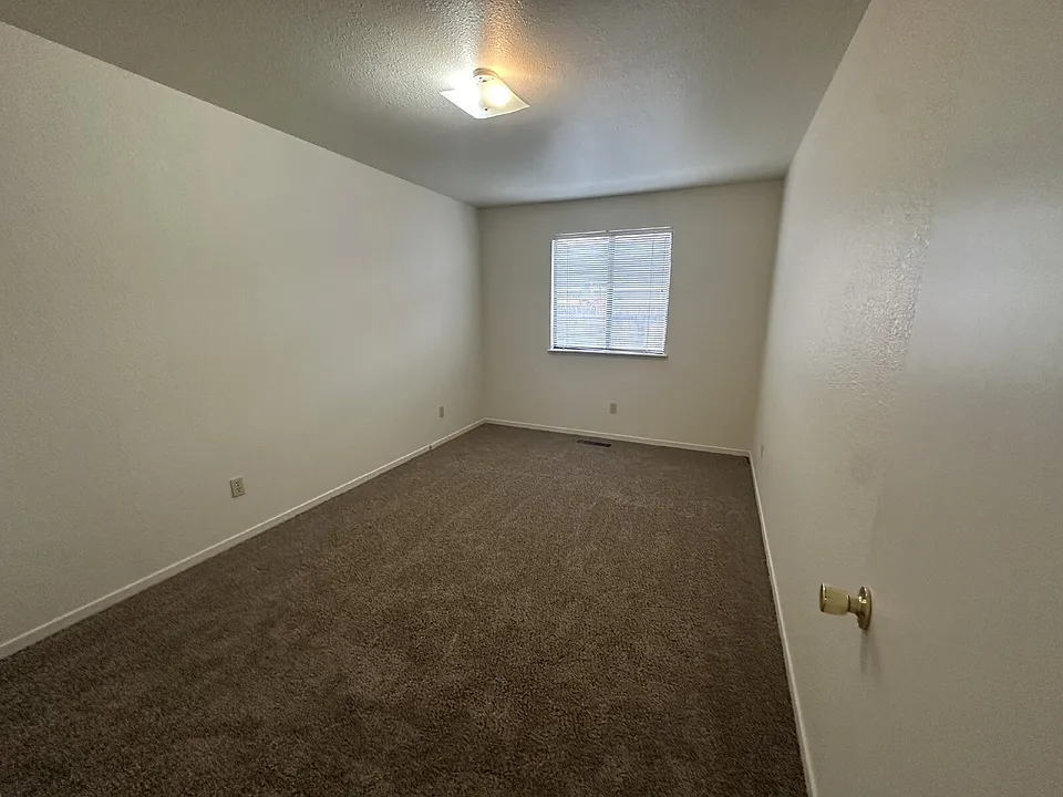 4186 Sherman Ln