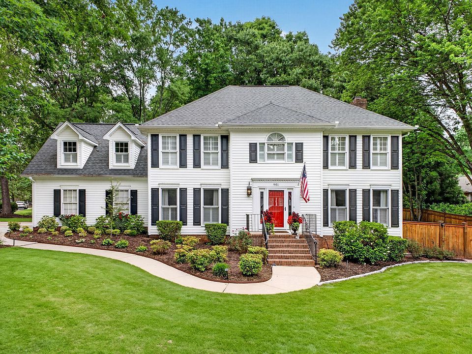 1st image of 901 Willow Branch Dr