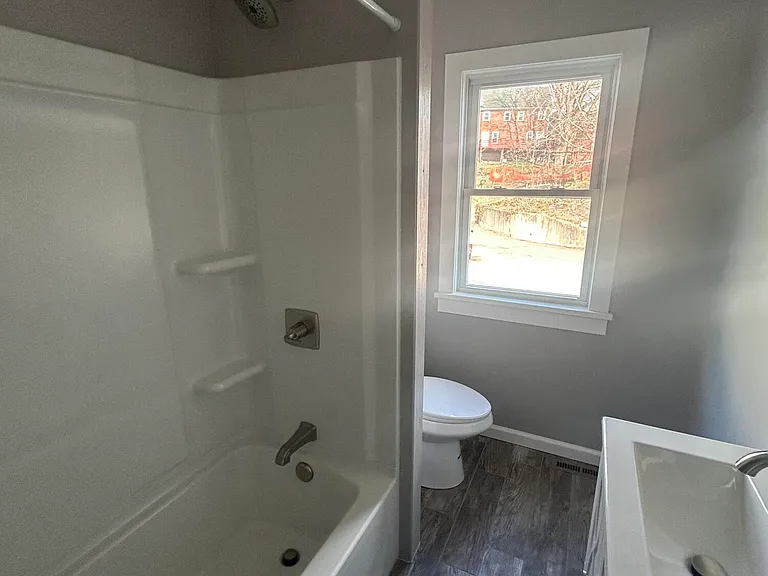 179 Railroad St — Photo 6