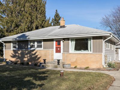 10238 N Sunnycrest Dr, Mequon, WI, 53092