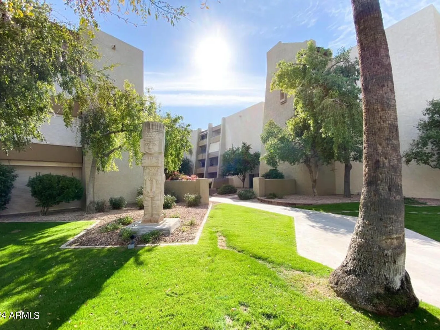 1 bed, 1.0 bath, 752 sqft, $2,000 — Photo 1