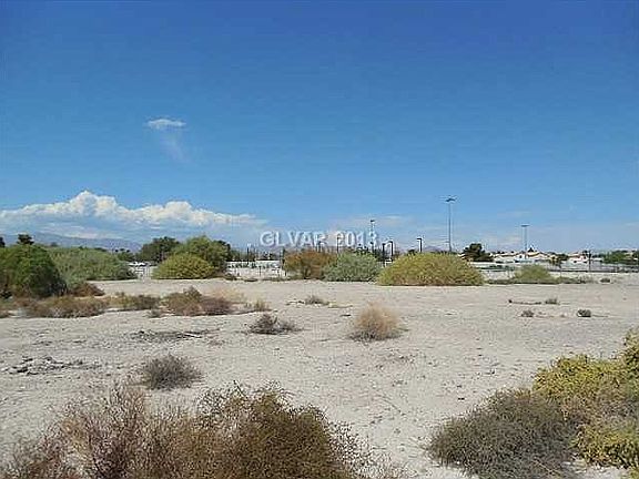 3rd image of 4020 Abrams Ave