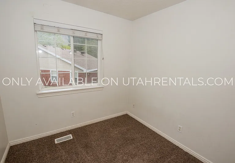 1057 S 810 E — Photo 23