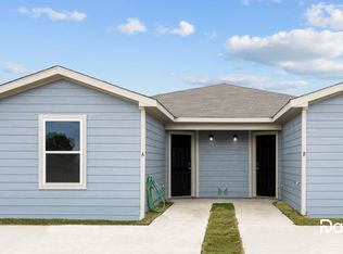 413 County Line Rd #A, Mabank, TX 75147