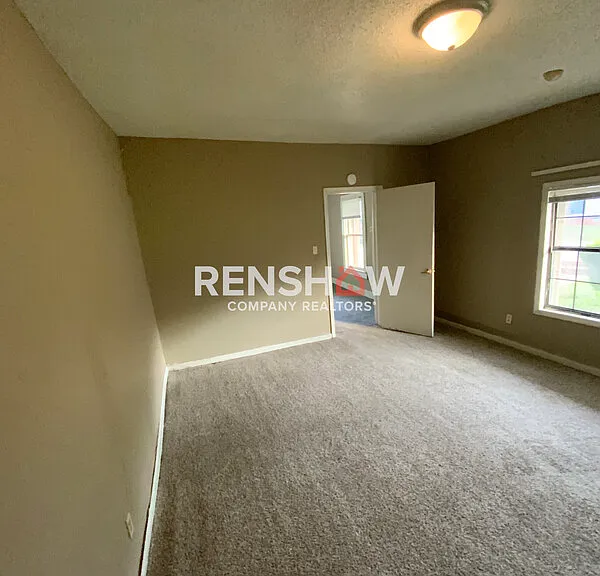 525 Baxter St — Photo 20