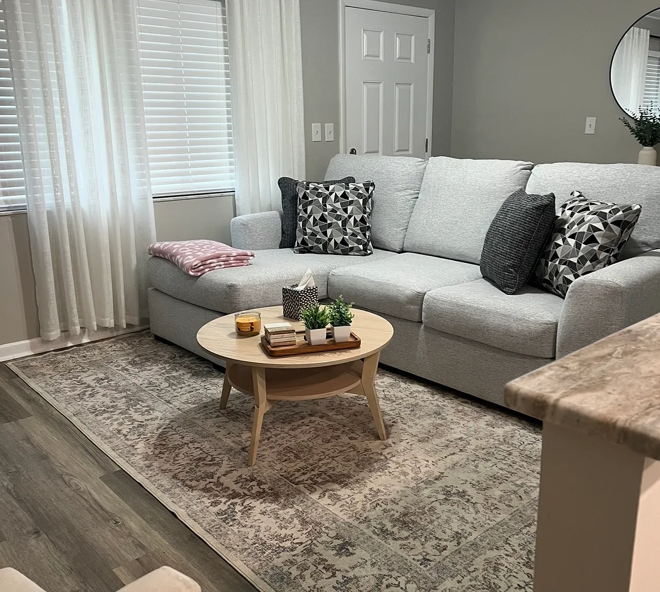2 bed, 1002 sqft, $2,300 — Photo 2