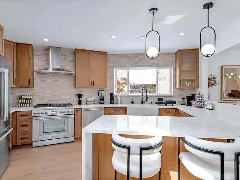 Mountcastle Dr — Photo 5