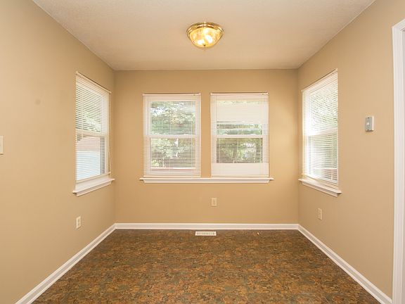 5th image of 286 Audrea Ln