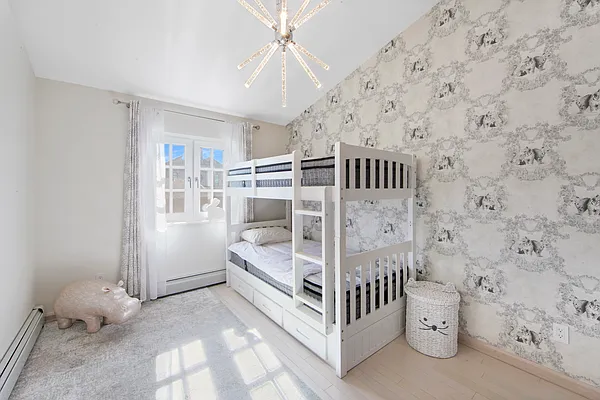 Sold by Click View Realty LLC | media 9