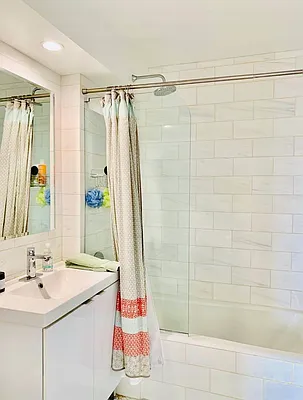 Rented by Compass | media 23