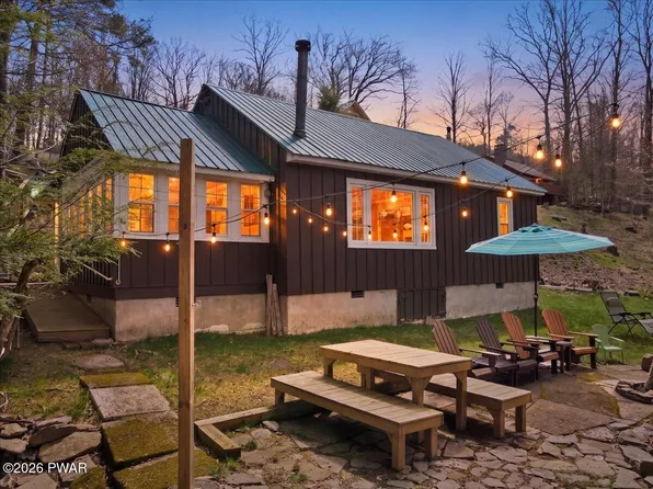 116 Beechwood Cove Rd, Greentown, PA 18426