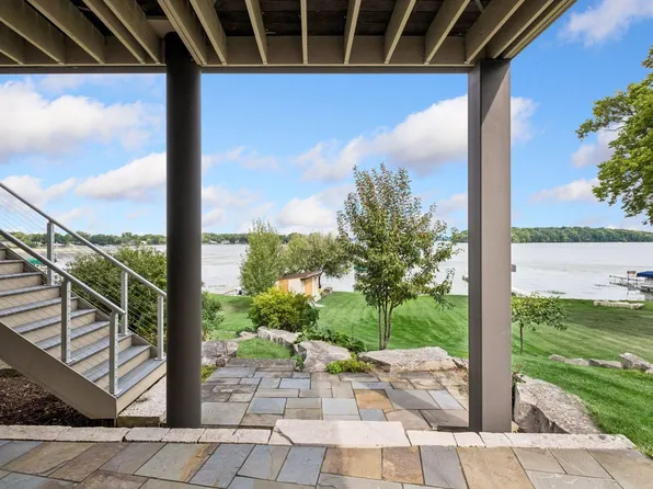 224 W Lake St, Waconia, MN 55387