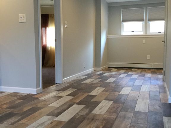 4th image of 5 Parkdale Dr #5