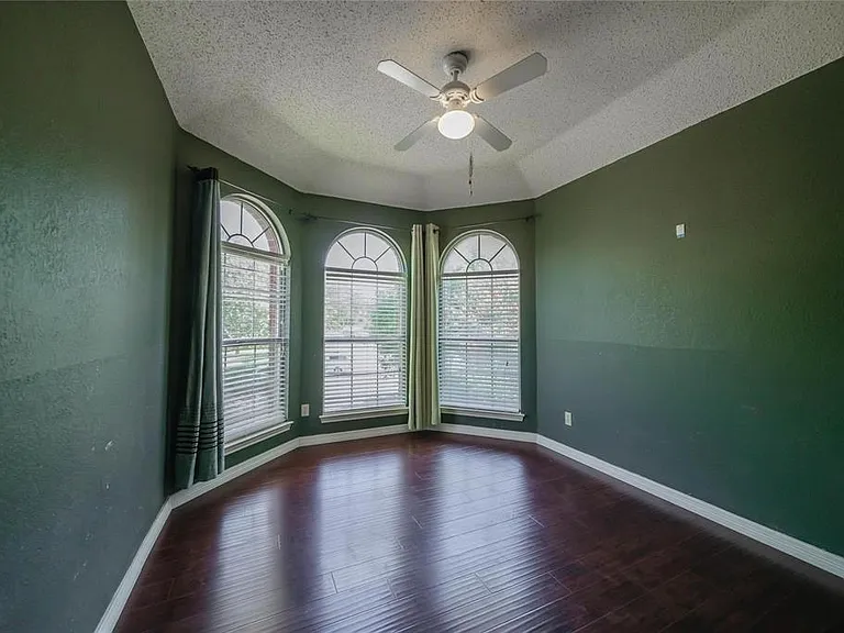 1804 Chattham Ct — Photo 34