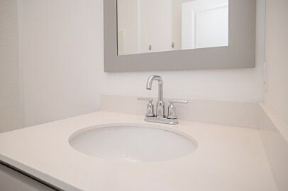 3rd image of 321 Bountiful Dr