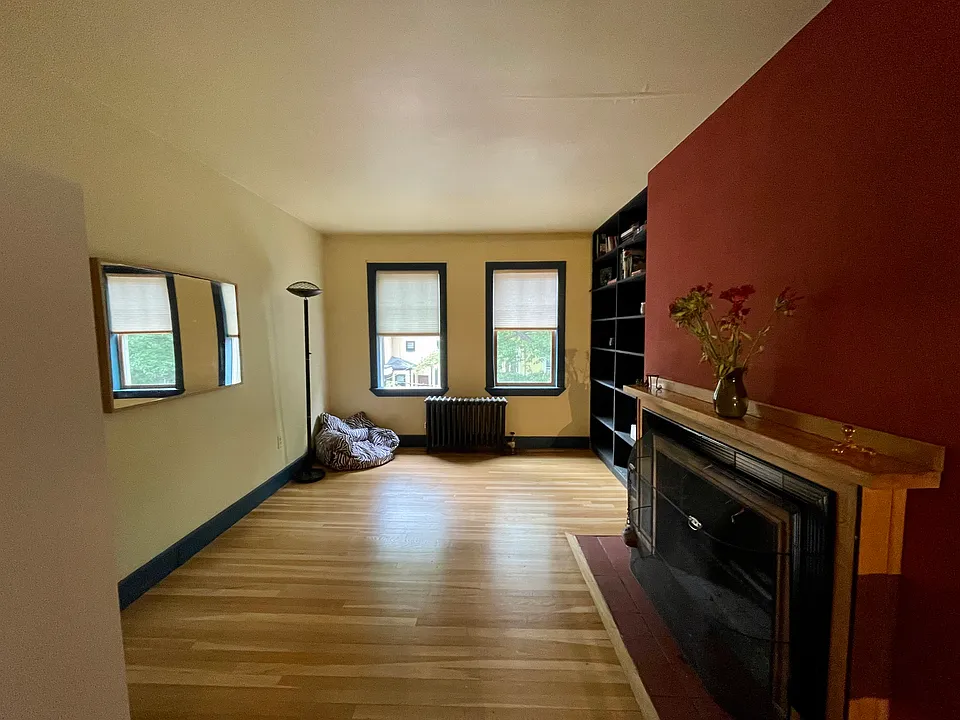 39 Lee St #5A
