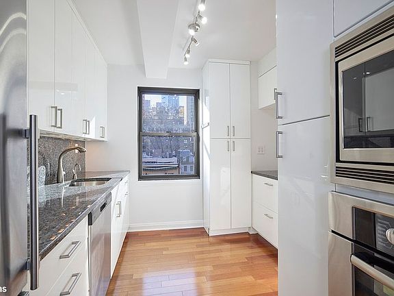 4th image of 235 E 49th St APT 6BC
