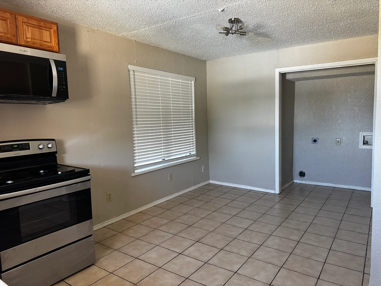 2 bed, 900 sqft, $1,395 — Photo 3