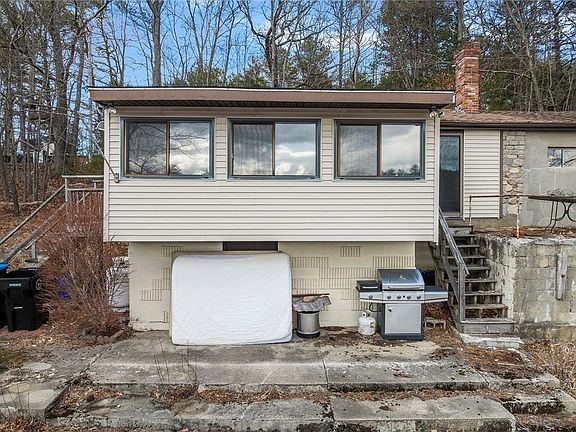4th image of 18 Tarklin Pond Dr