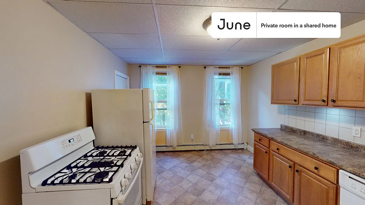 Full bedroom in 3 bed/1 bath home in Central Square (Cambridge) #1298 A — Photo 4