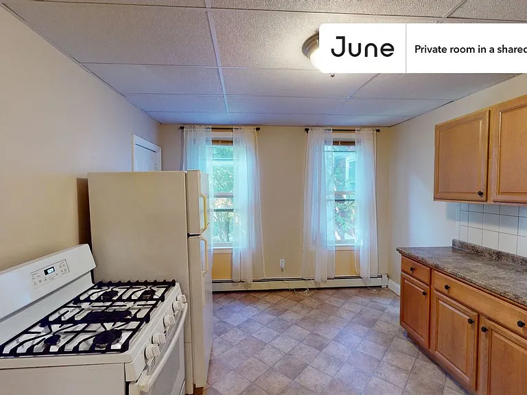 19 Berkshire St #A — Photo 4