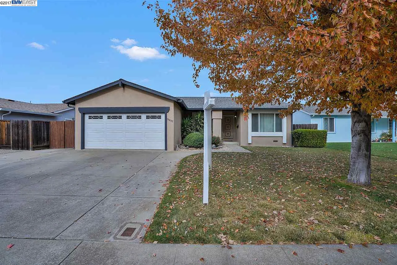 35032 Hollyhock St photo 1