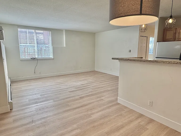 2345 N Clay St #7 — Photo 3