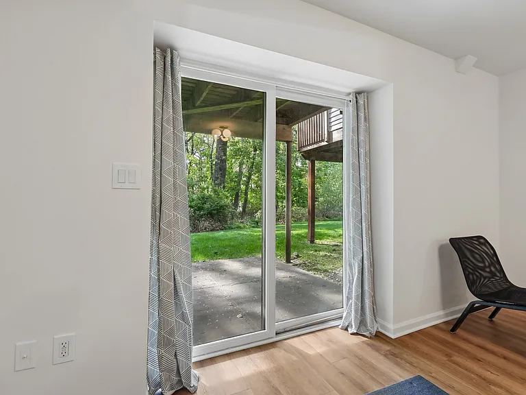 79 Lakeview Dr — Photo 38