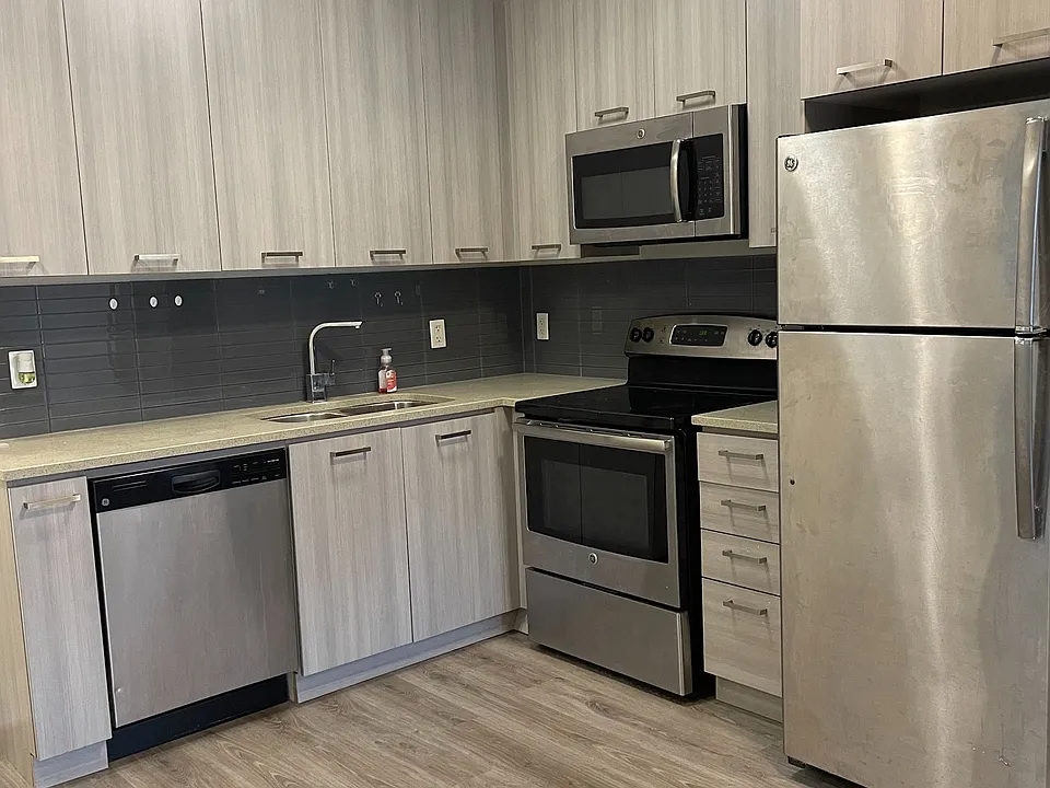 150 Main St W #308