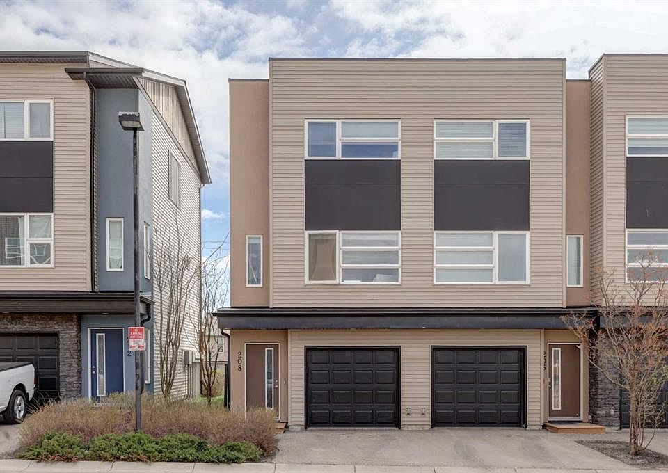 1st image of 208 W Covecreek Cir NE