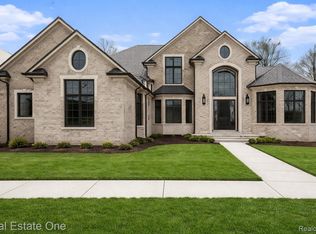 2423 Buckthorn Dr, Shelby Township, MI