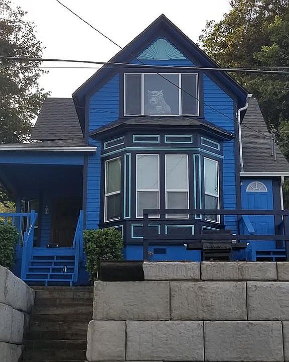 2nd image of 513 S Summit Ave