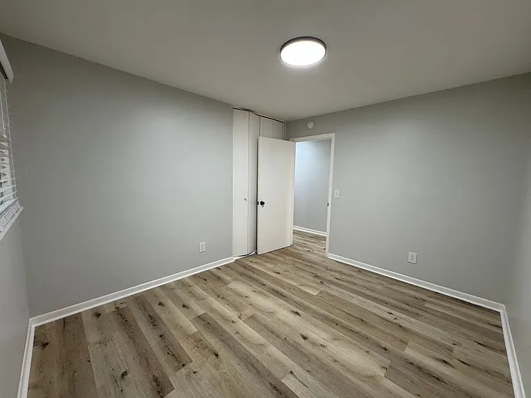 2205 Hathaway Dr — Photo 33